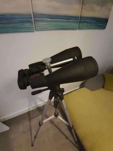 Celestron skymaster binoculars 20x80 outfit boxed with tripod