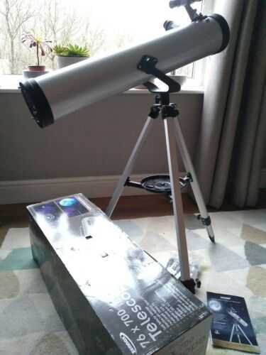 Zennox D6816 76 x 700 Aluminium Reflector Telescope with Tripod - Grey