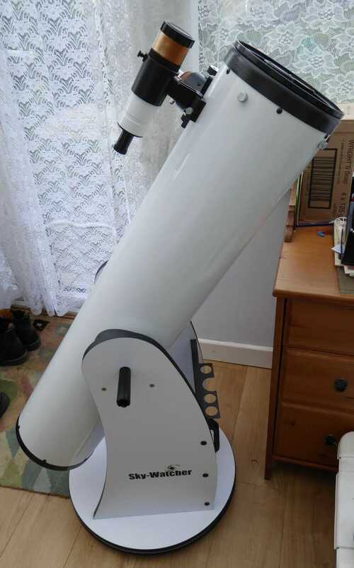 Sky-Watcher Skyliner - 200P Dobsonian Telescope