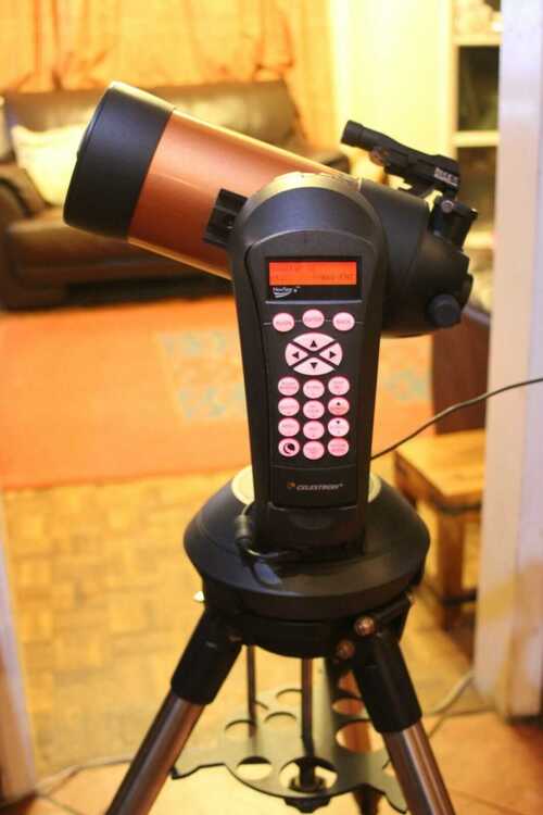 Celestron NexStar 4SE Computerised Telescope with Red dot finder and eyepieces