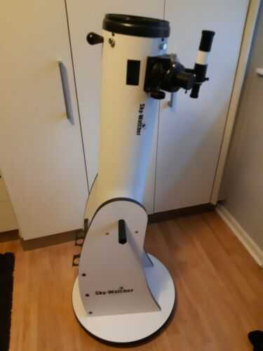 Skywatcher Dobsonian 6 inch Telescope with Stand and 4 Eyepieces