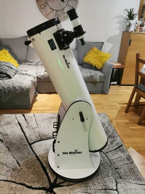 Sky-Watcher Skyliner 200P Dobsonian Telescope excellent condition