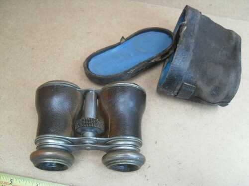 VINTAGE LE JOCKEY CLUB PARIS BINOCULARS LEATHER BOUND BRASS SMALL RACING OPERA