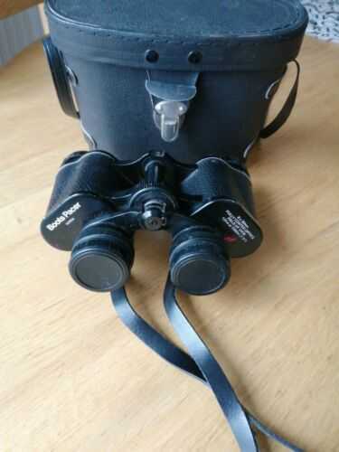 Boots Pacer 8 x 30 Binoculars  Made In Korea (131m at 1000m) complete with case