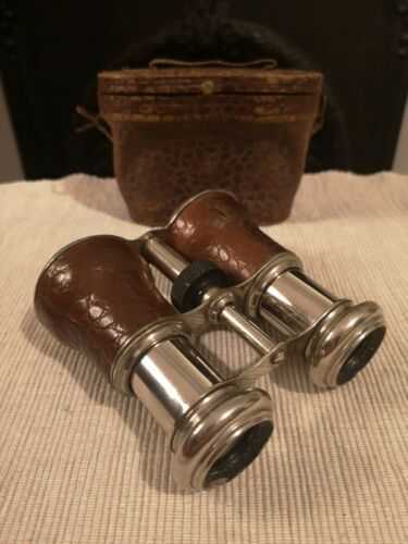 Le Jockey Club Paris Opera Glasses / Binoculars Vintage