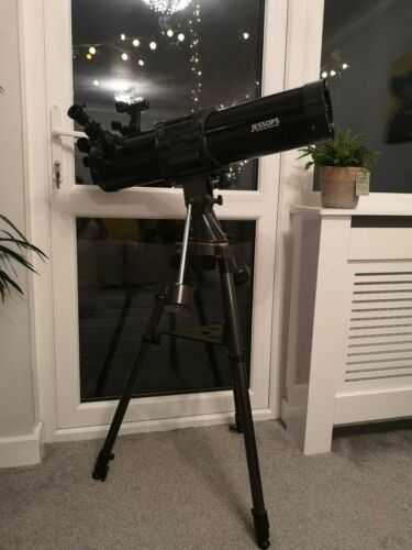 Jessops TA1100-102 Reflecting Telescope with books and charts!