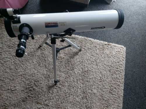 Zennox D5771 76 x 700 Aluminium Reflector Telescope with Tripod - white