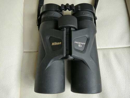 Nikon Prostaff 3s binoculars - 8x42 magnification - excellent condition - case.