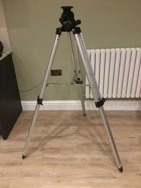 Meade Deluxe field tripod for telescope