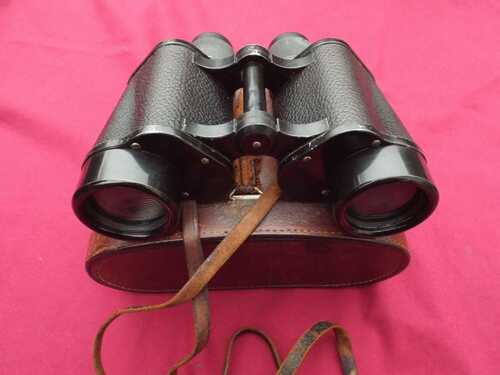 A VINTAGE PAIR OF CARL ZEISS JENA 8x40 DELACTIS BINOCULARS WITH LEATHER CASE