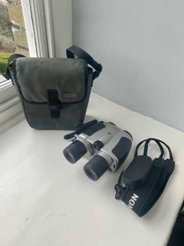 Fujinon 12x32 Techno-Stabi image binoculars With Bag And Manuals And Lanyard.