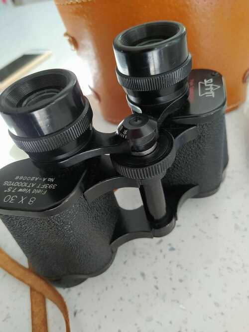 Vintage Summit 8x30 binoculars with leather case. Good optics.