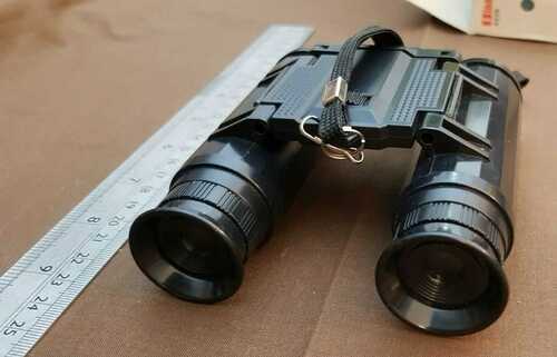 Vintage 4 x 28 Compact Binoculars - boxed and good condition