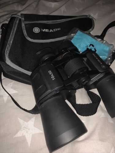 MEADE 10x50 BINOCULARS WITH CASE