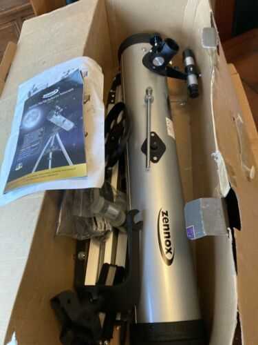 Zennox Telescope 76x700 Solid Reflector Telescope Unwanted Gift. Tatty Box!