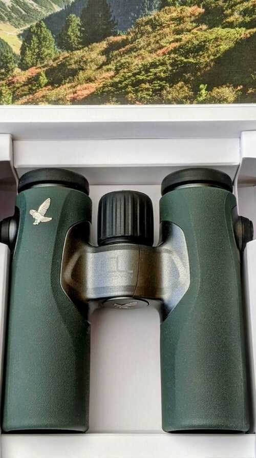 Swarovski CL Companion 8x30 Binoculars - Green with Wild Nature Pack