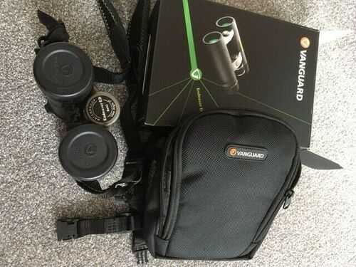 Vanguard Endeavor ED 8420 Binoculars with Case, Neck Strap and Original Box