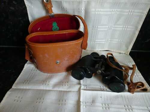 Vintage Greenkat 8x30 binoculars and case, 393ft at 1000 yards, excellent cond.