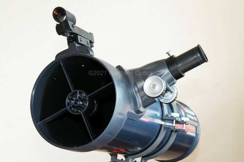 Celestron Astromaster 130 EQ MD telescope with motor drive + aluminium tripod