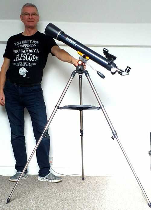 Excellent Celestron 60mm f12 Refractor on Alt-Az. Perfect First Telescope. VGC