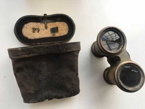 Vintage Le jockey club paris binoculars With Case