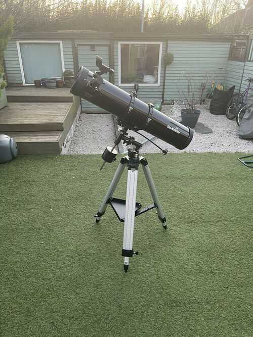 Skywatcher Explorer-130M EQ2 Motorised Newtonian Reflector Telescope